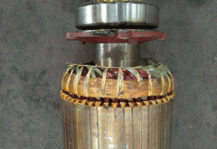 YE2電機(jī)西安電機(jī)廠技術(shù)員關(guān)于高壓電機(jī)端部捆扎的重要性分析。